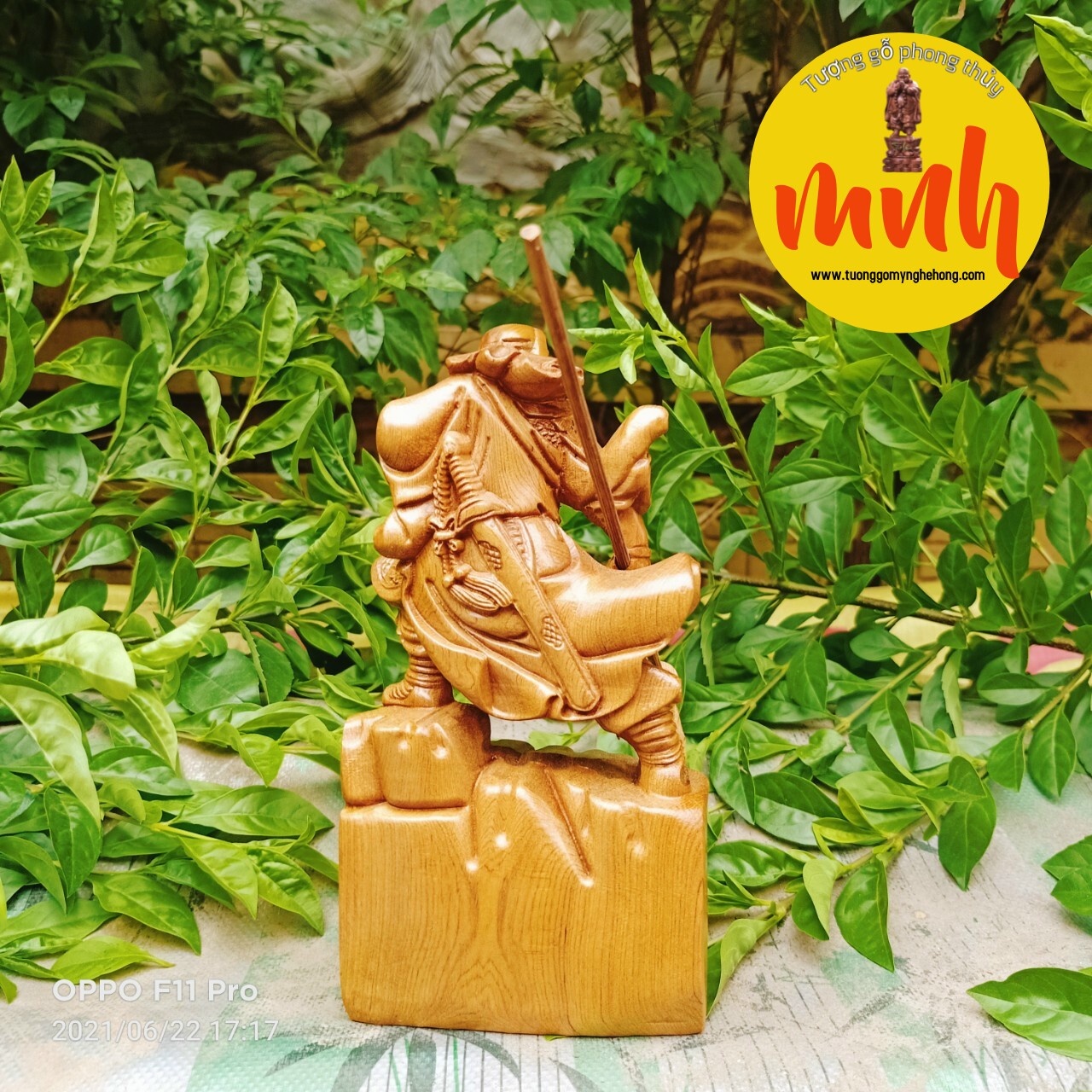 Tượng Quan Công Múa Đao Mini Gỗ Bách Xanh